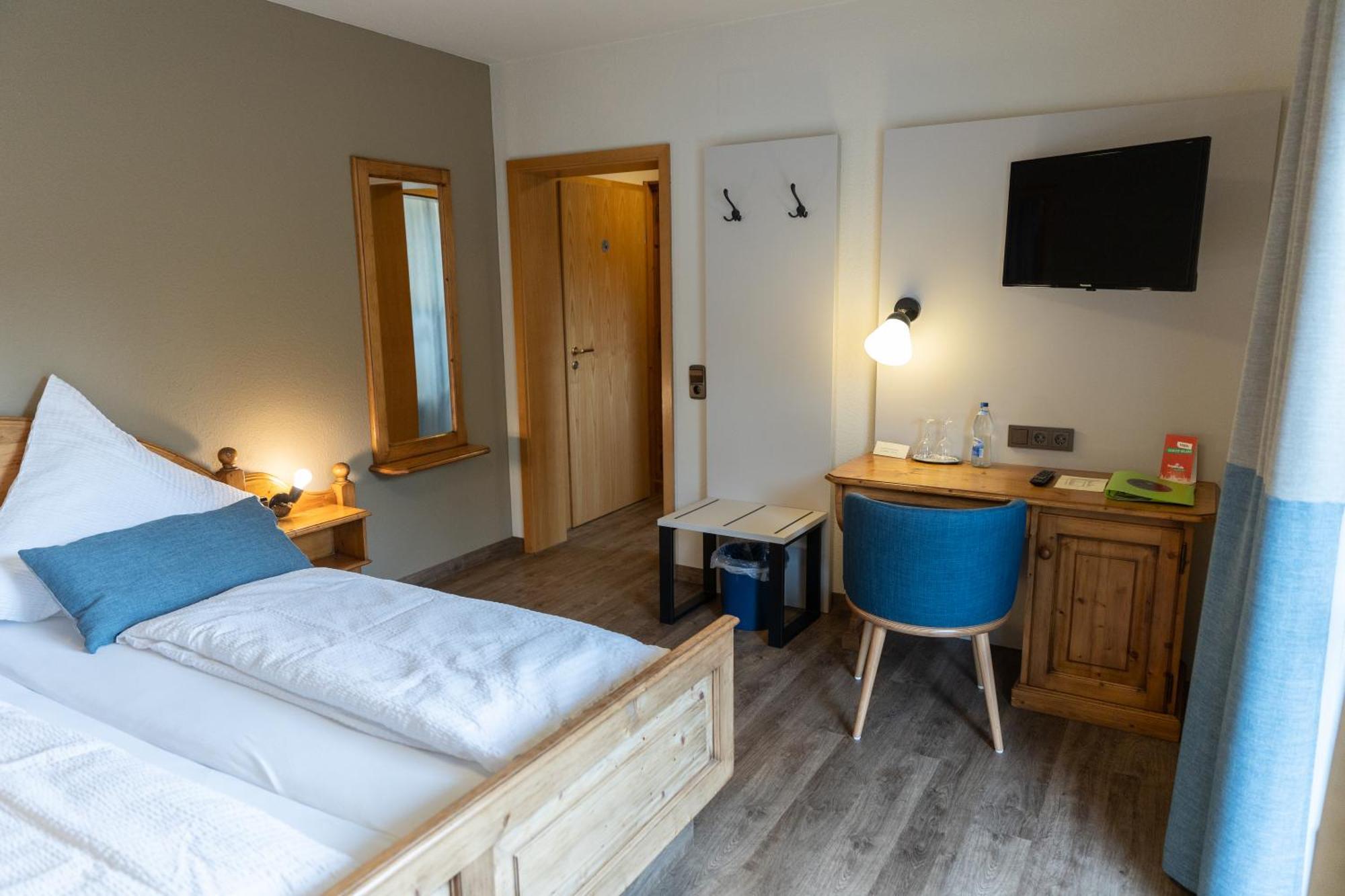 Landgasthof & Brauerei Loewen Sasbach Sasbach  Eksteriør billede